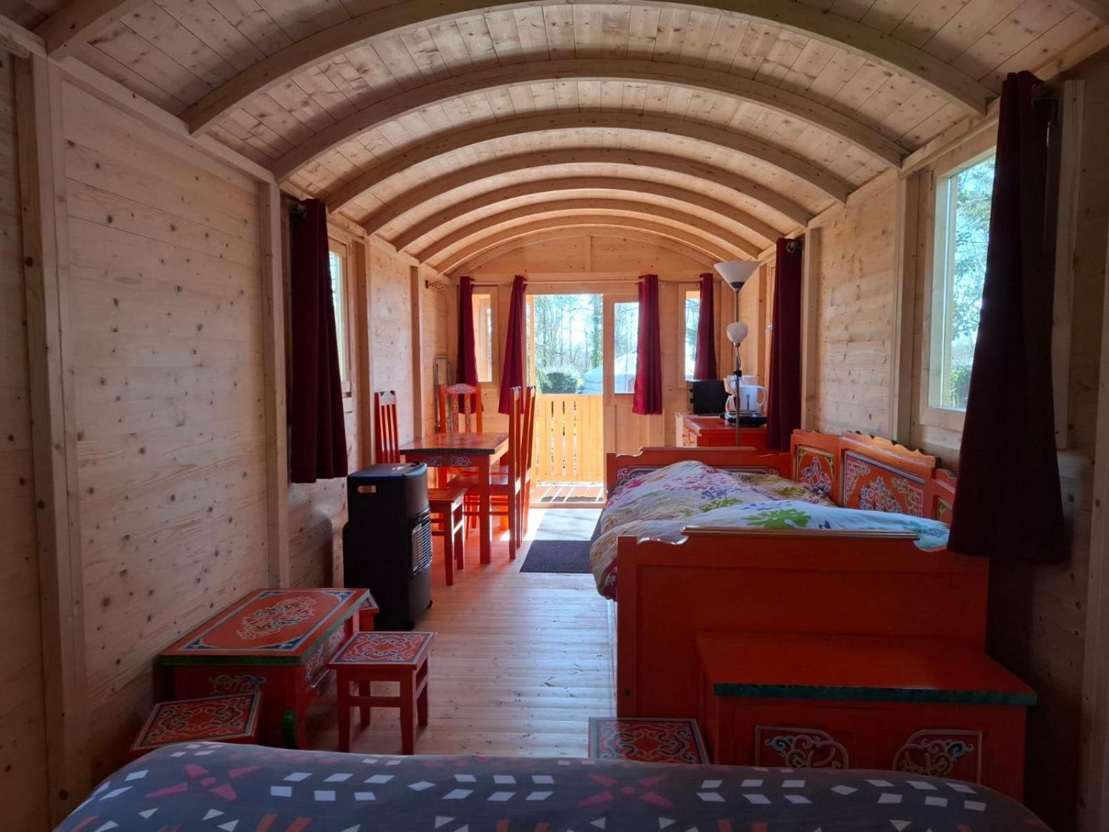 Le Village Insolite Yourte Et Roulotte Saint-Benoit-des-Ondes Εξωτερικό φωτογραφία